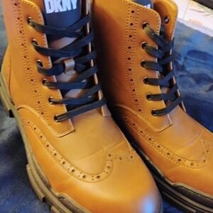 DKNY Men's Tan Leather Lace-Up Boots
